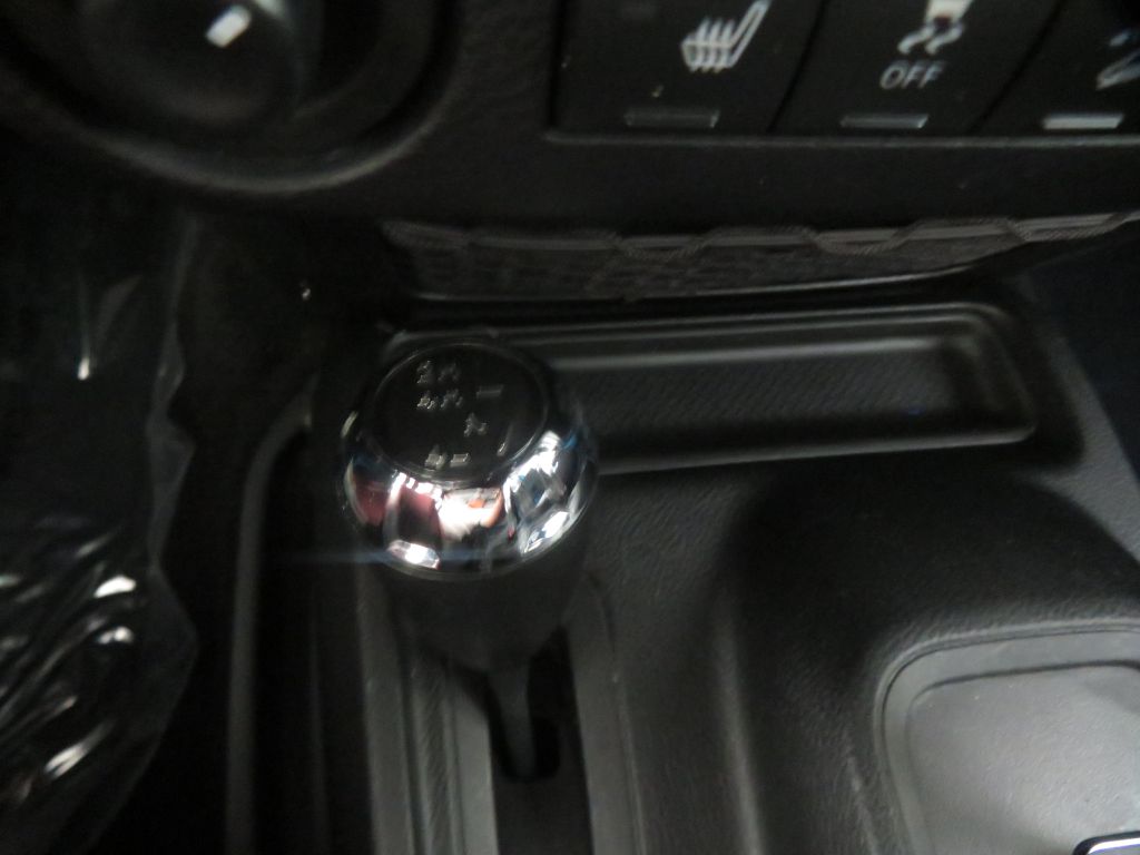 Photo 40 of this JEEP WRANGLER UNLIMI