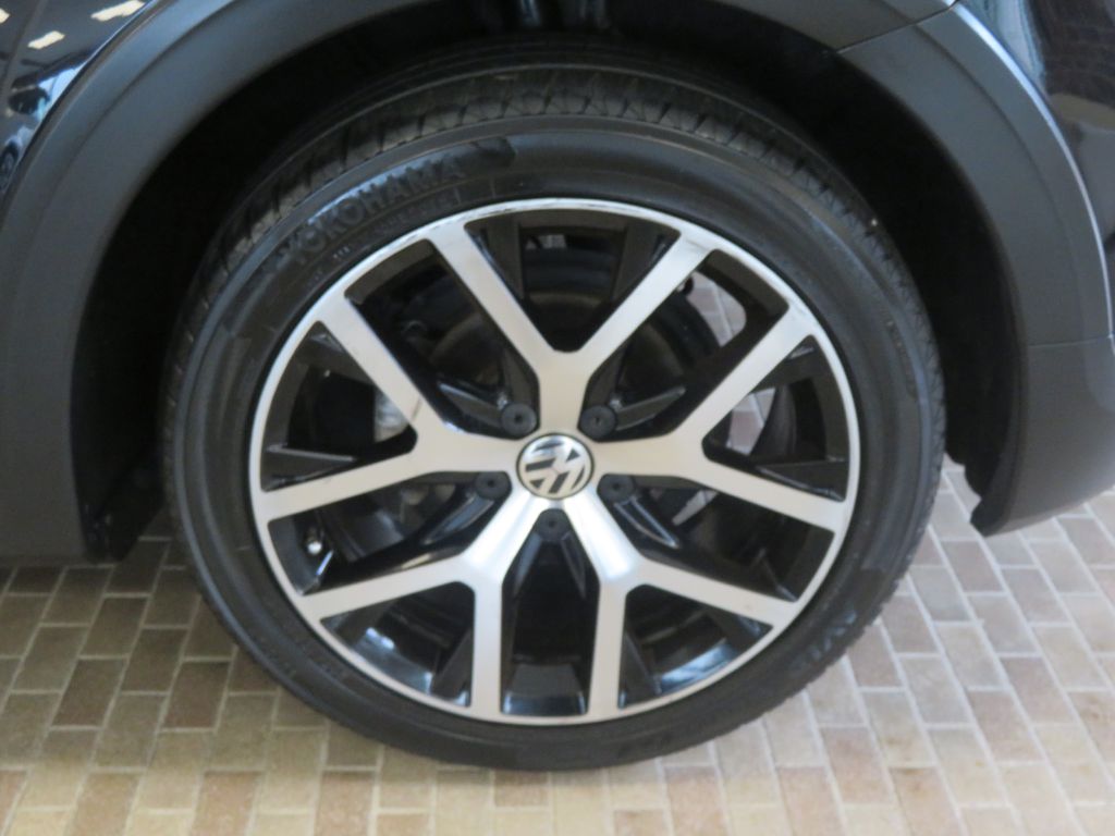 Photo 8 of this VOLKSWAGEN BEETLE