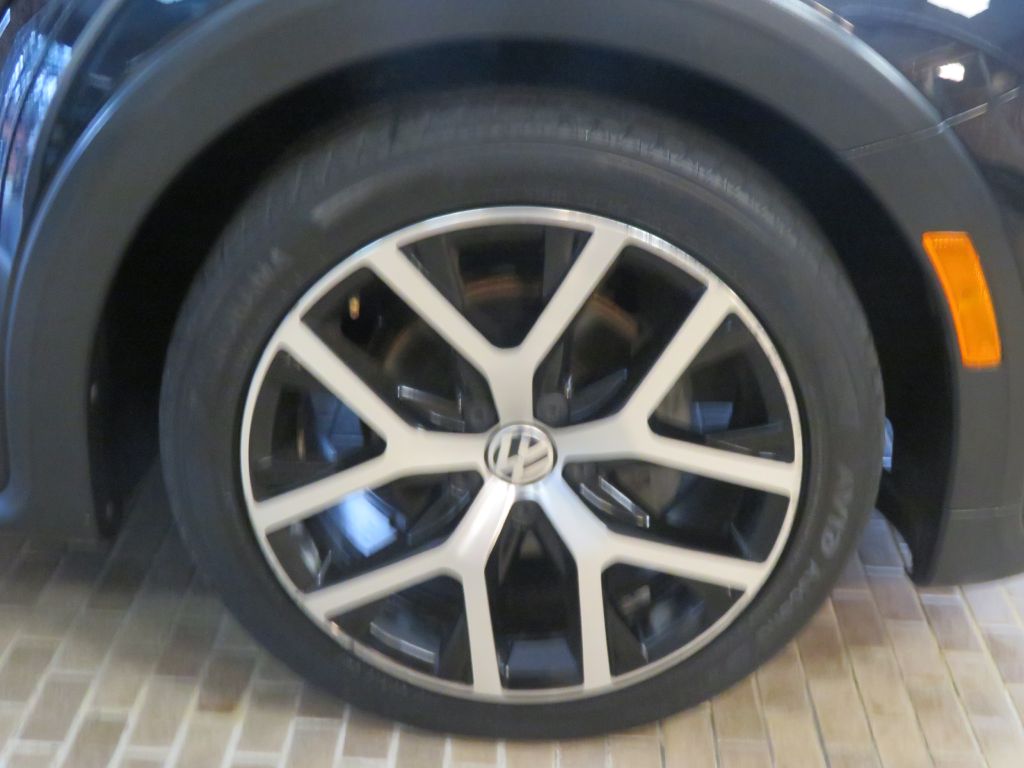 Photo 10 of this VOLKSWAGEN BEETLE