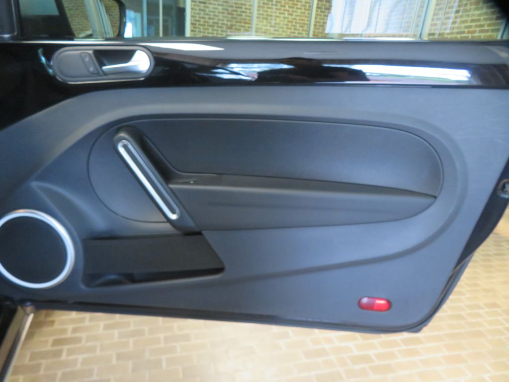 Photo 18 of this VOLKSWAGEN BEETLE