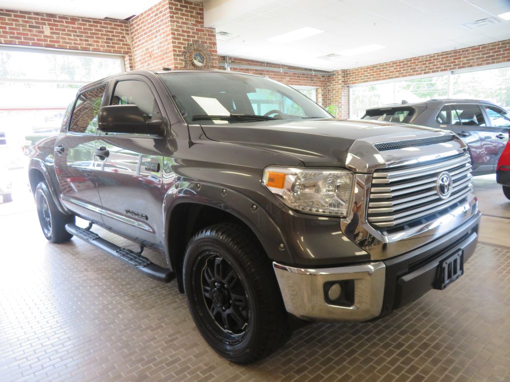 Photo 3 of this TOYOTA TUNDRA
