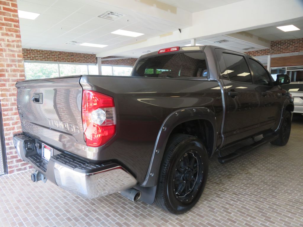 Photo 4 of this TOYOTA TUNDRA