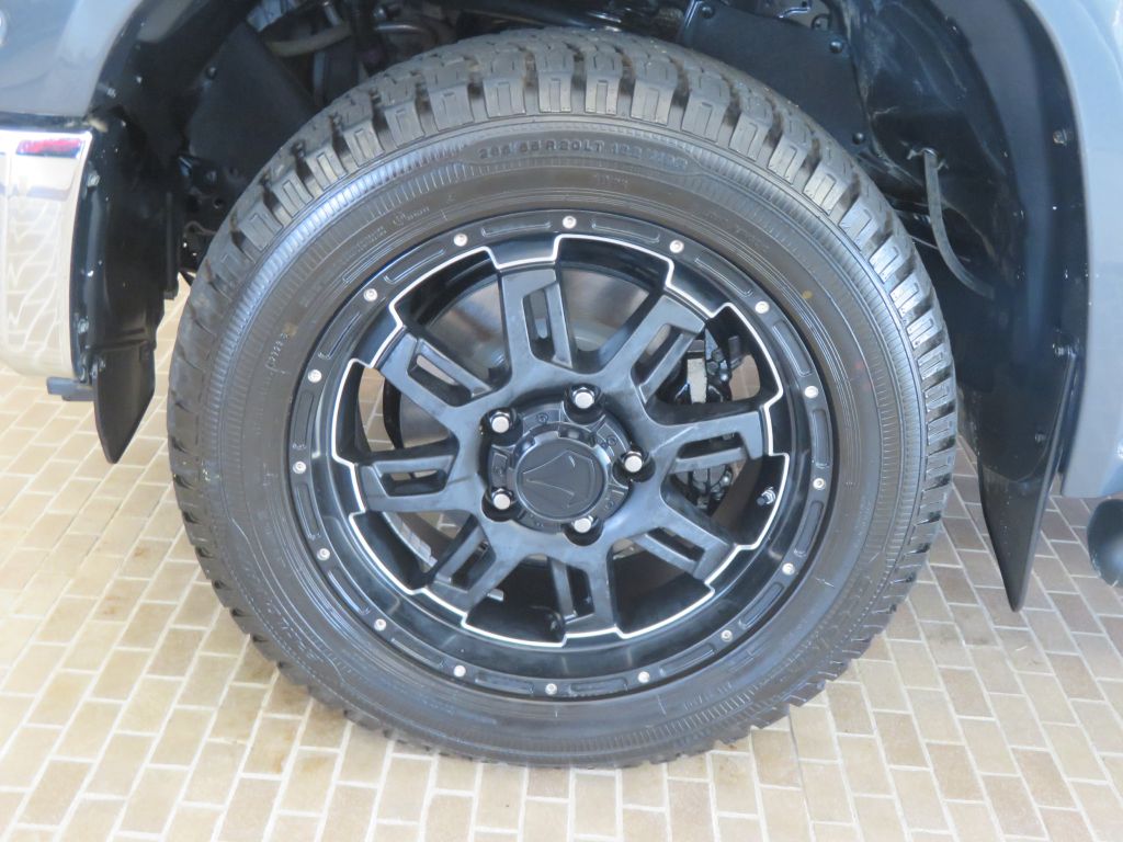 Photo 7 of this TOYOTA TUNDRA