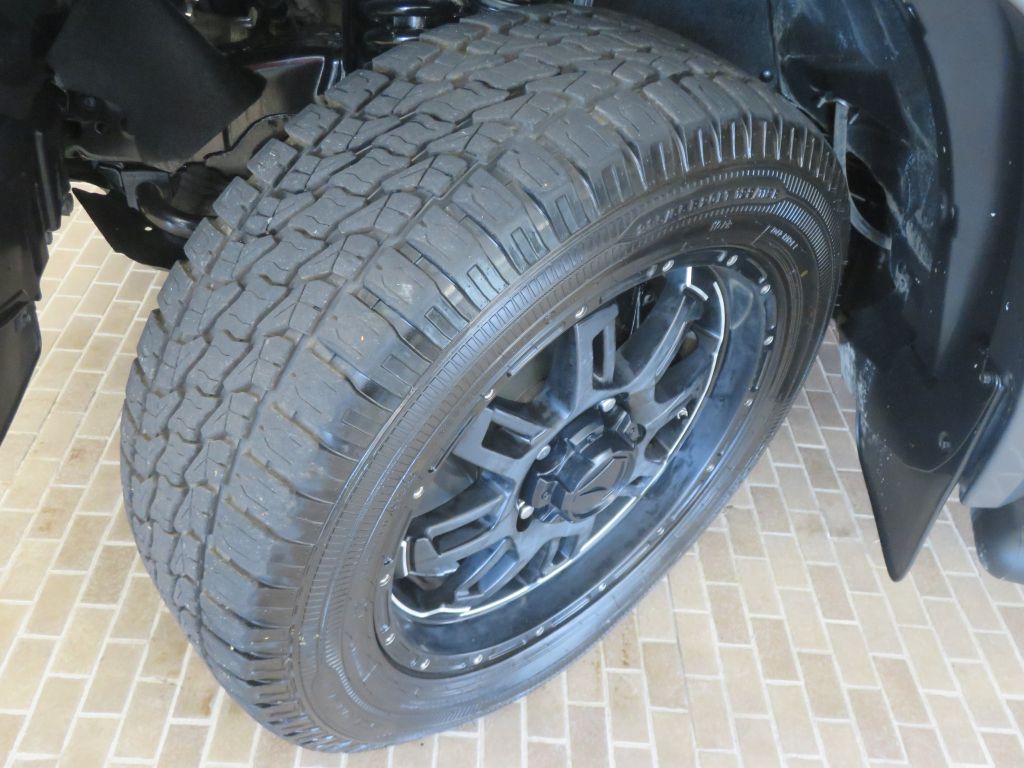 Photo 11 of this TOYOTA TUNDRA