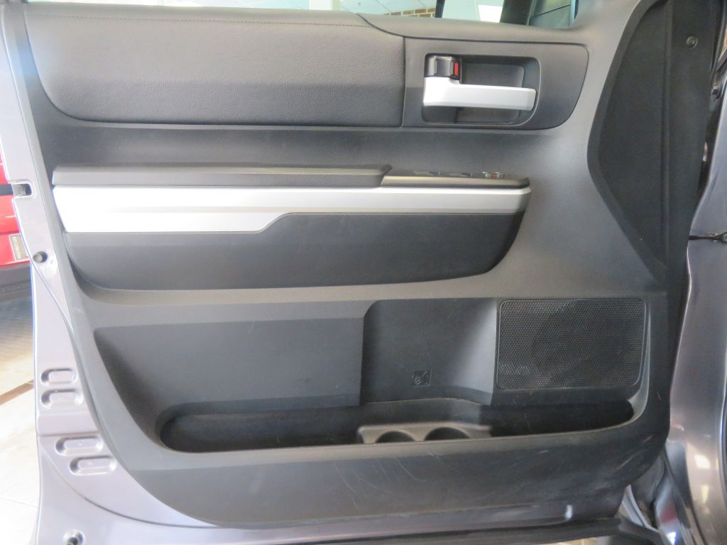 Photo 13 of this TOYOTA TUNDRA