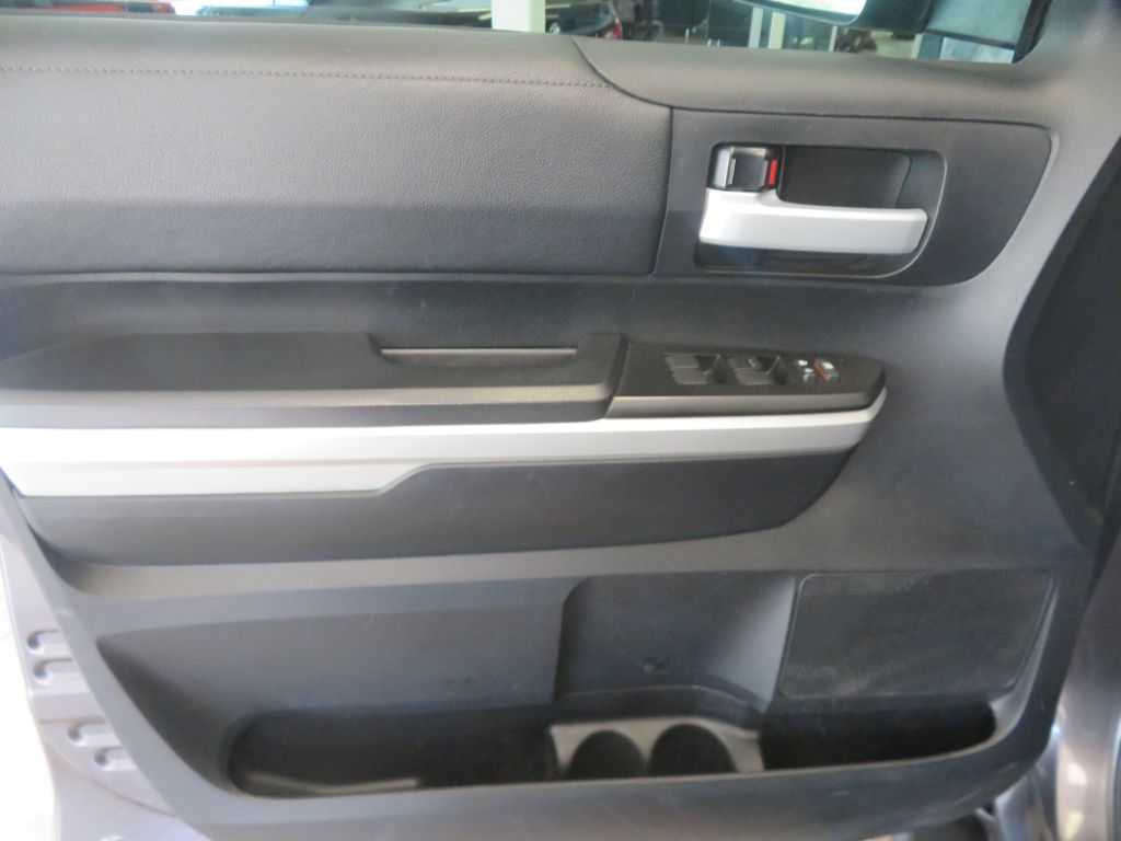 Photo 14 of this TOYOTA TUNDRA