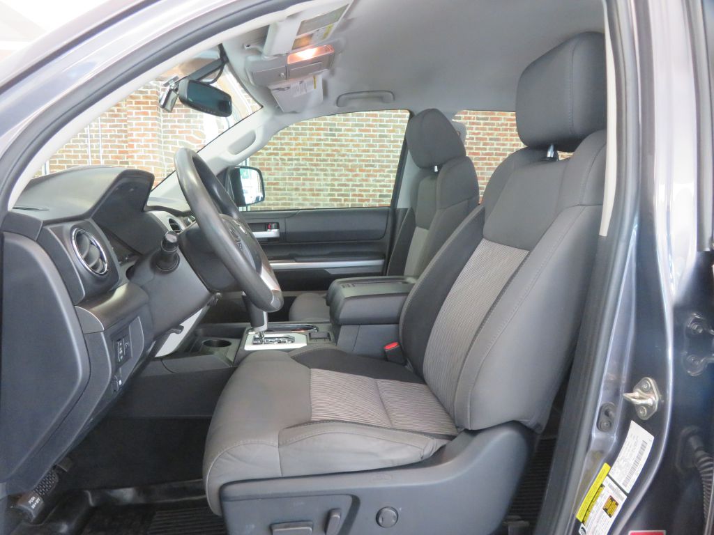 Photo 15 of this TOYOTA TUNDRA