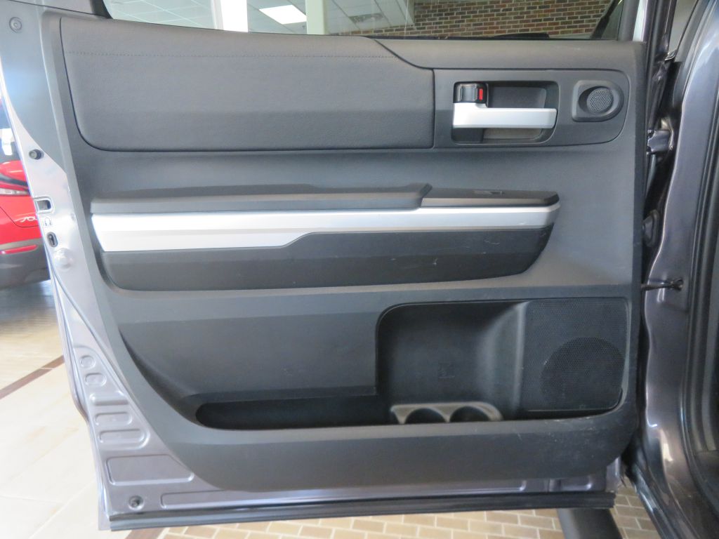 Photo 18 of this TOYOTA TUNDRA