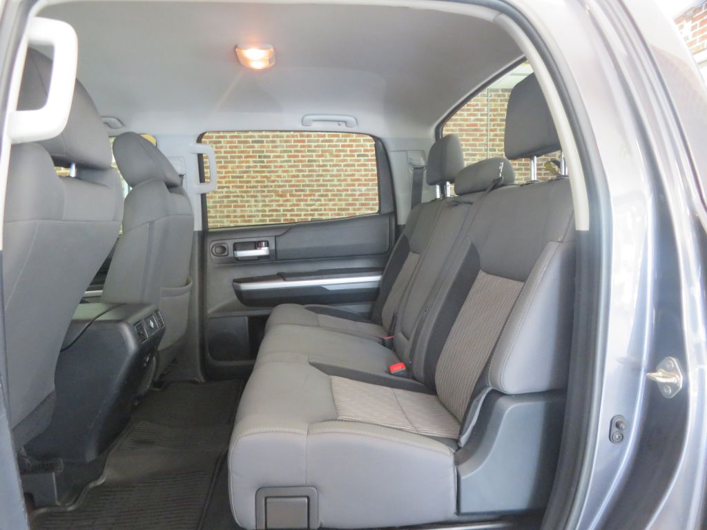 Photo 20 of this TOYOTA TUNDRA