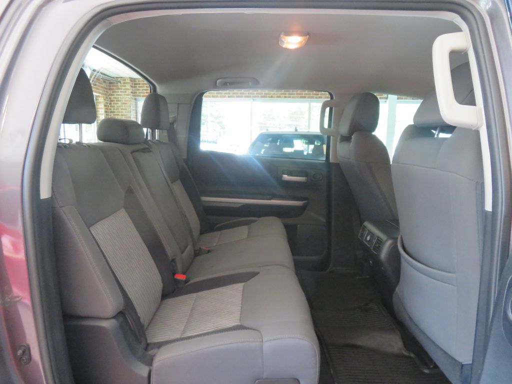 Photo 23 of this TOYOTA TUNDRA