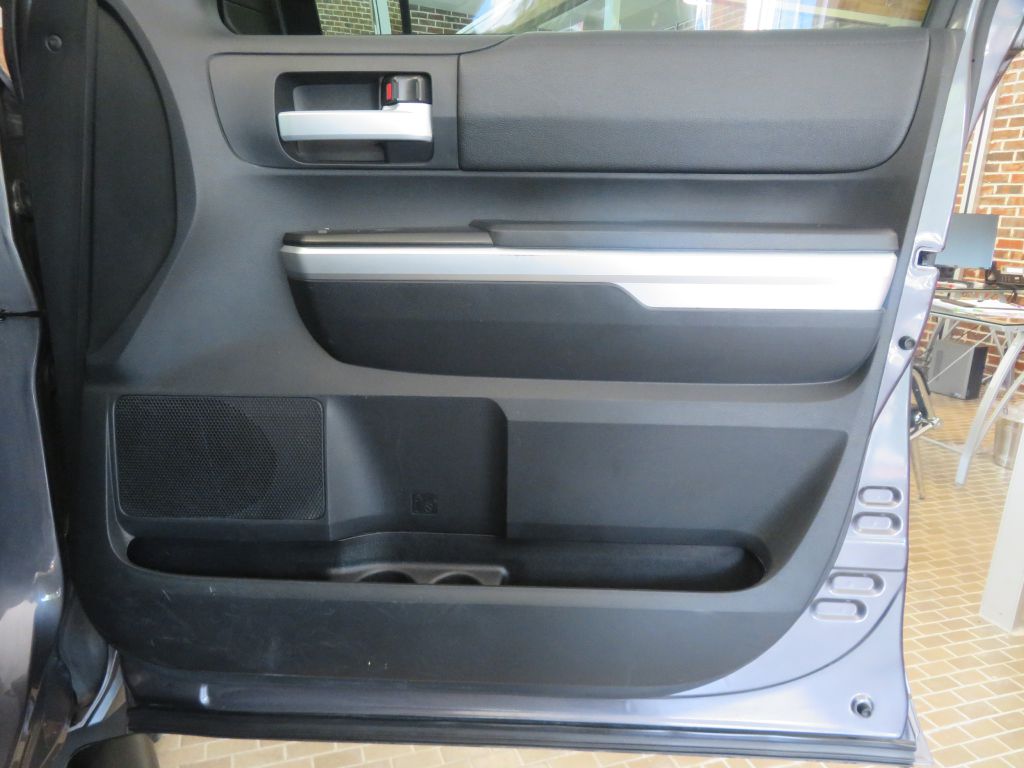 Photo 24 of this TOYOTA TUNDRA