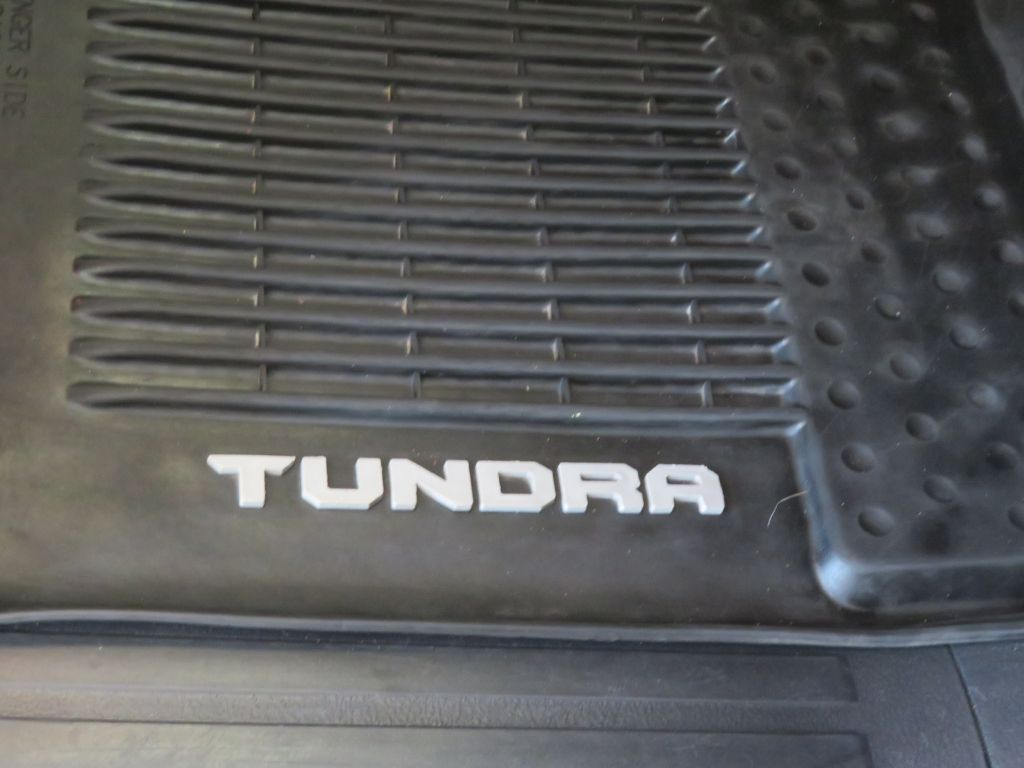 Photo 28 of this TOYOTA TUNDRA