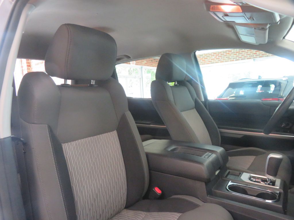 Photo 29 of this TOYOTA TUNDRA