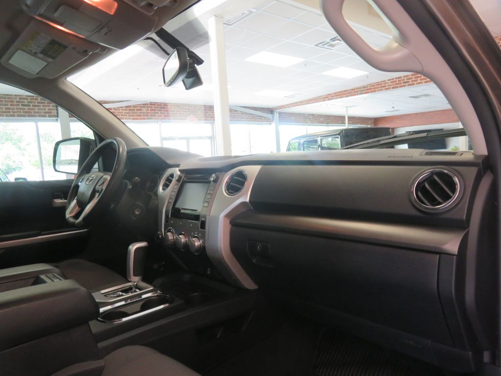 Photo 30 of this TOYOTA TUNDRA
