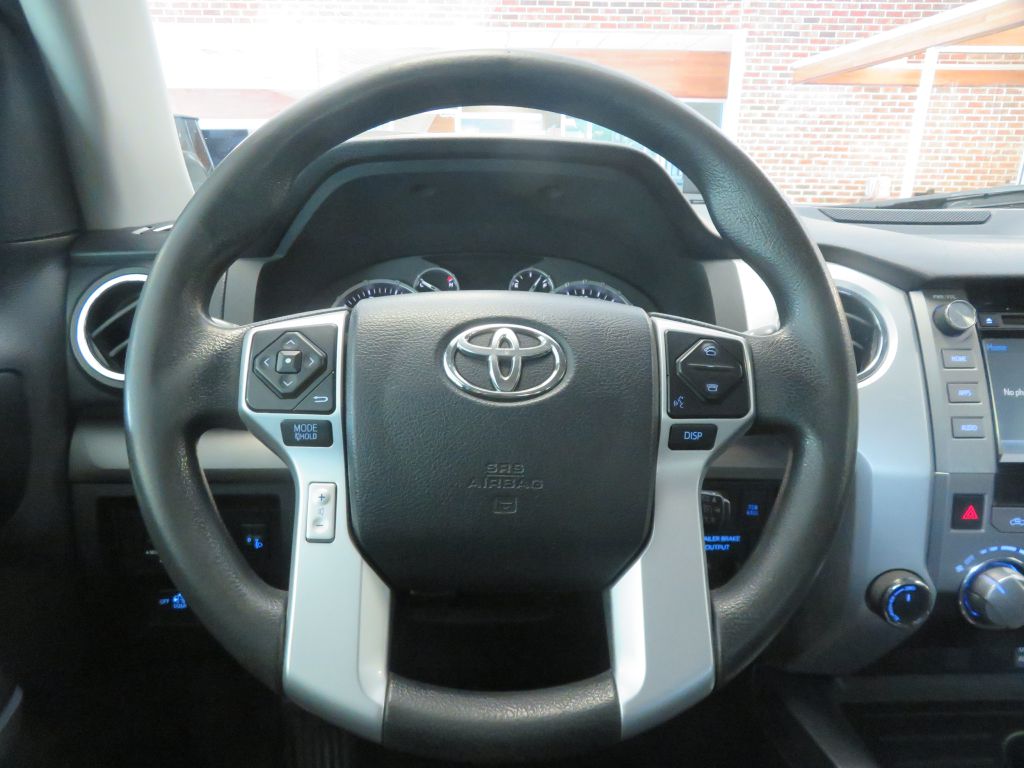 Photo 31 of this TOYOTA TUNDRA