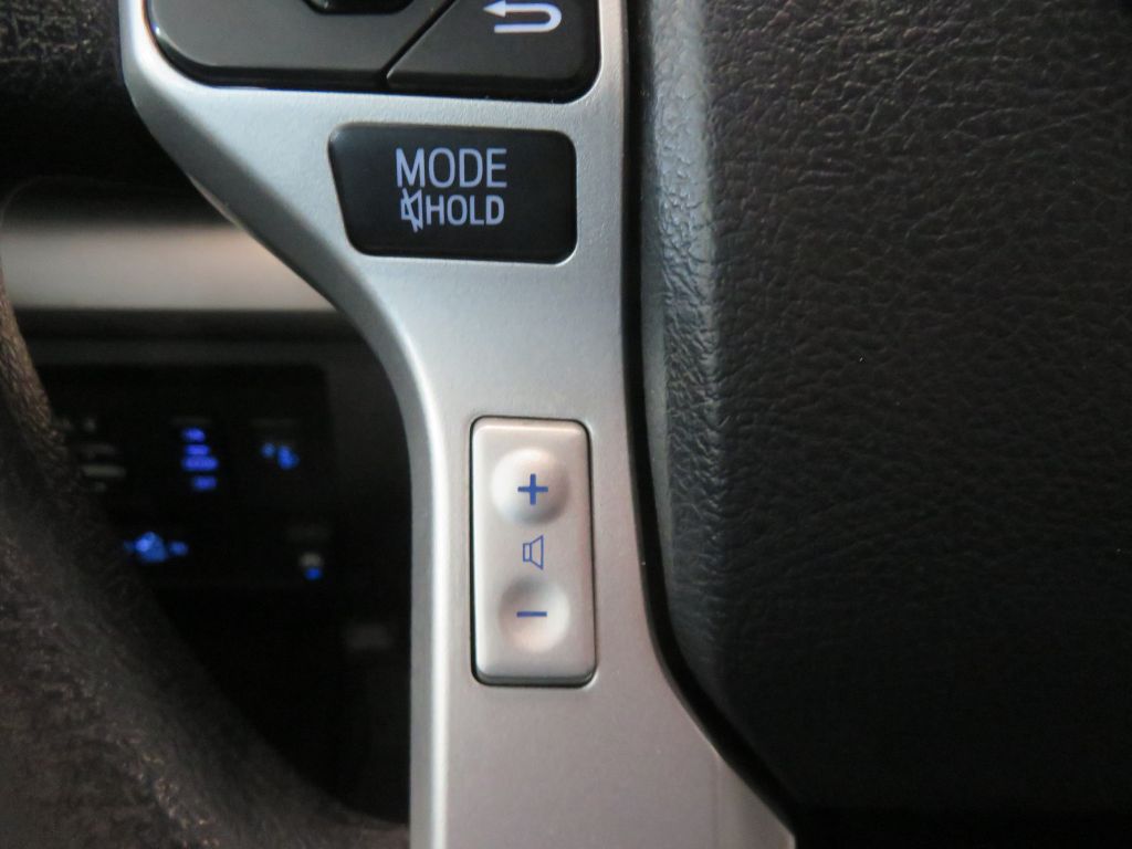 Photo 34 of this TOYOTA TUNDRA