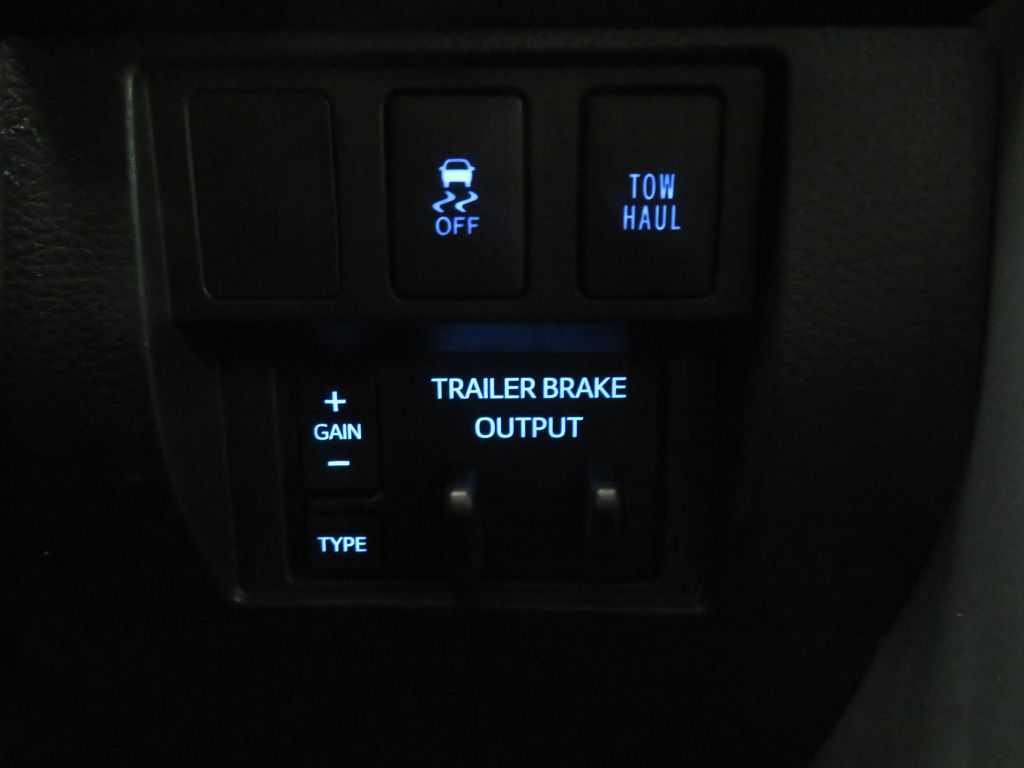 Photo 38 of this TOYOTA TUNDRA