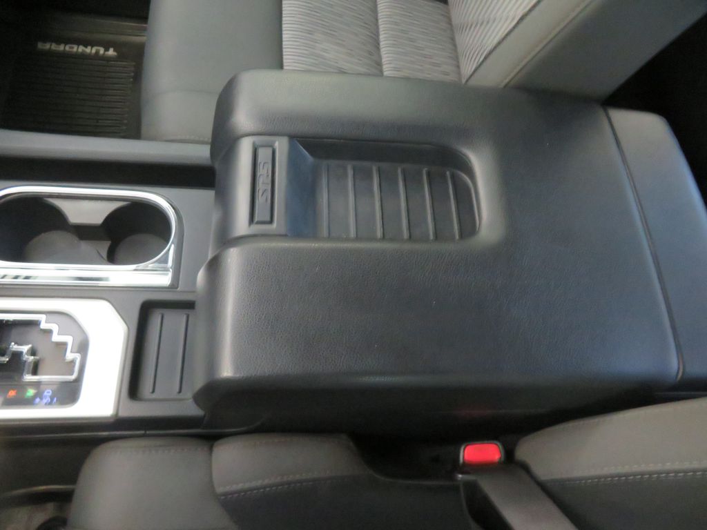 Photo 47 of this TOYOTA TUNDRA