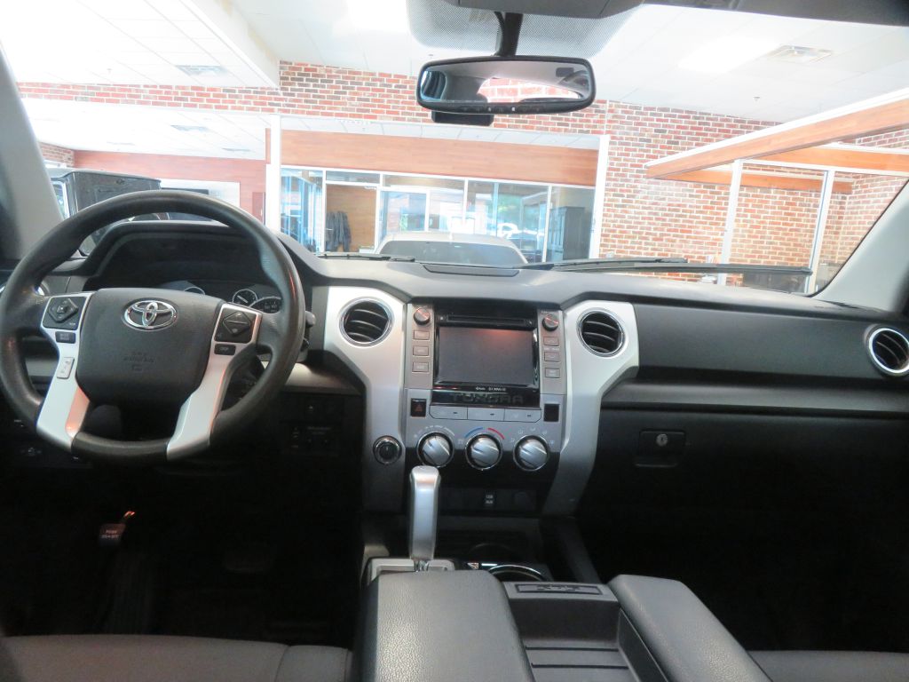 Photo 51 of this TOYOTA TUNDRA