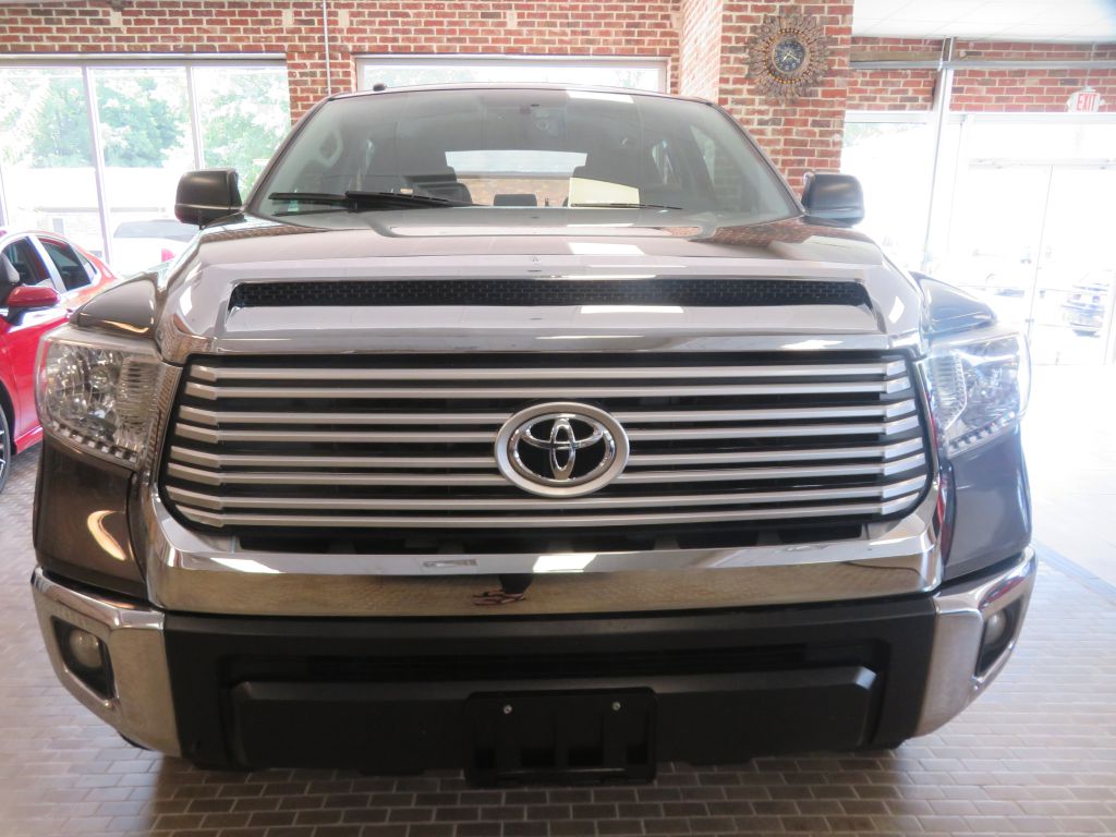 Photo 59 of this TOYOTA TUNDRA