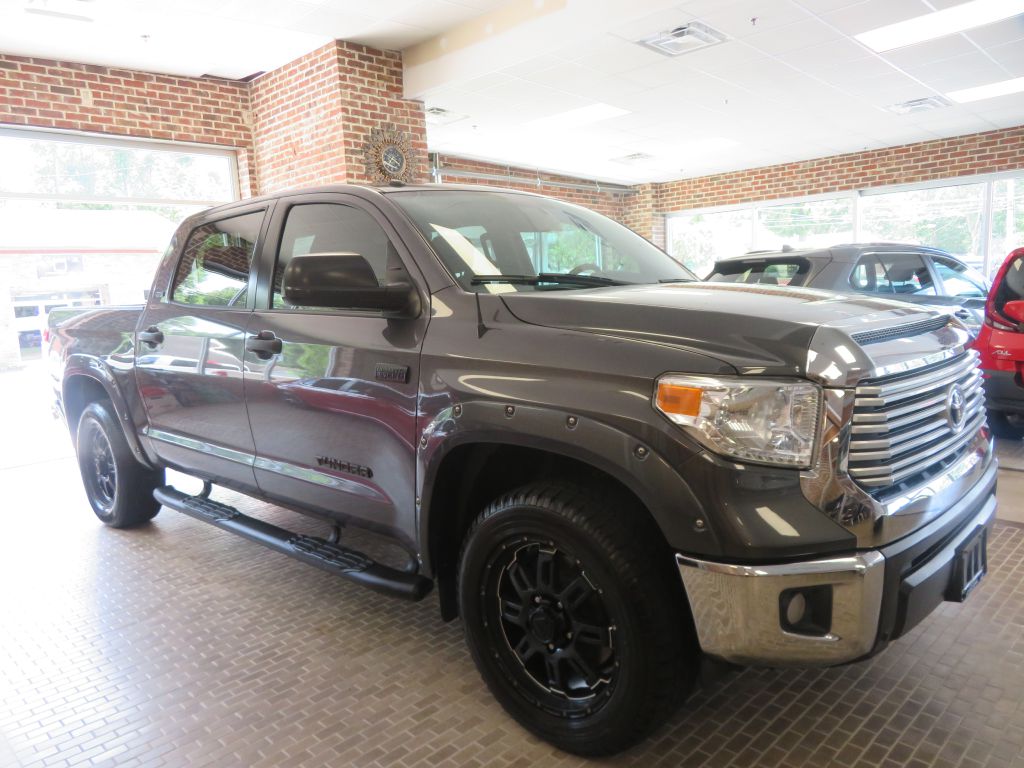 Photo 61 of this TOYOTA TUNDRA