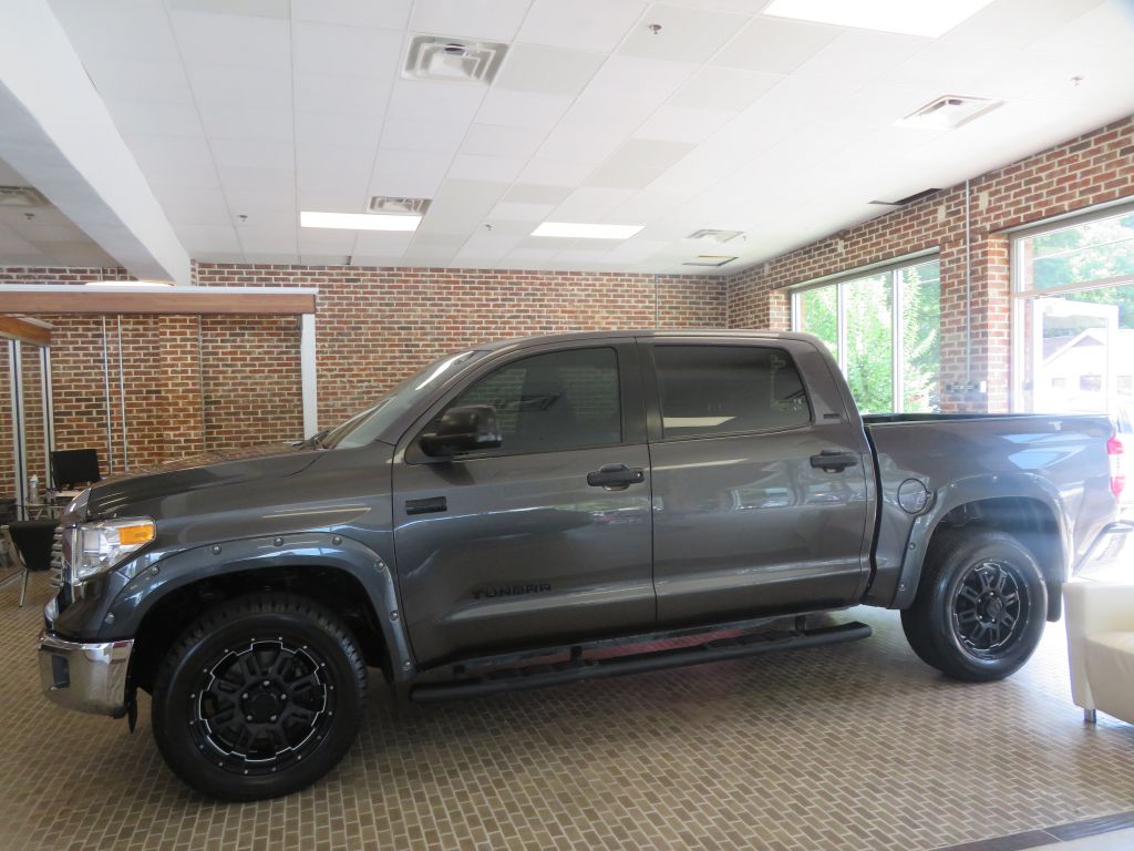 Photo 82 of this TOYOTA TUNDRA