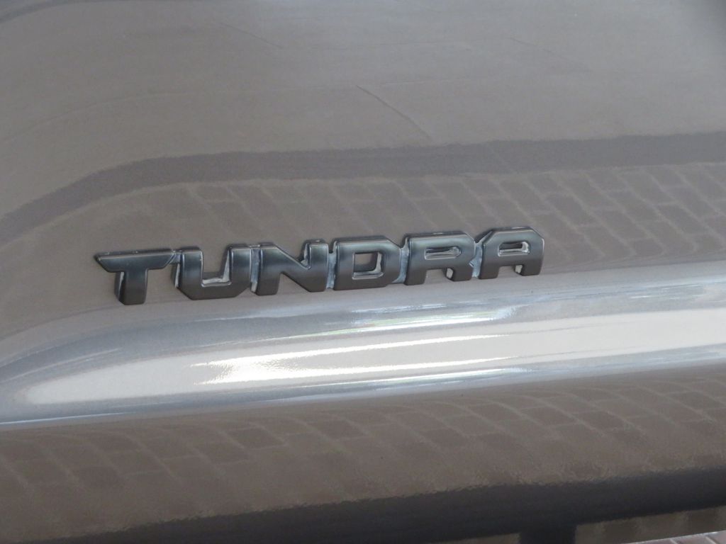 Photo 86 of this TOYOTA TUNDRA