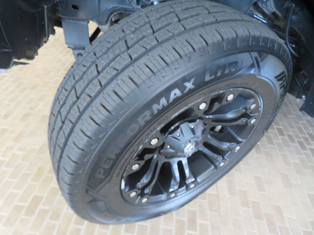Photo 11 of this TOYOTA TUNDRA
