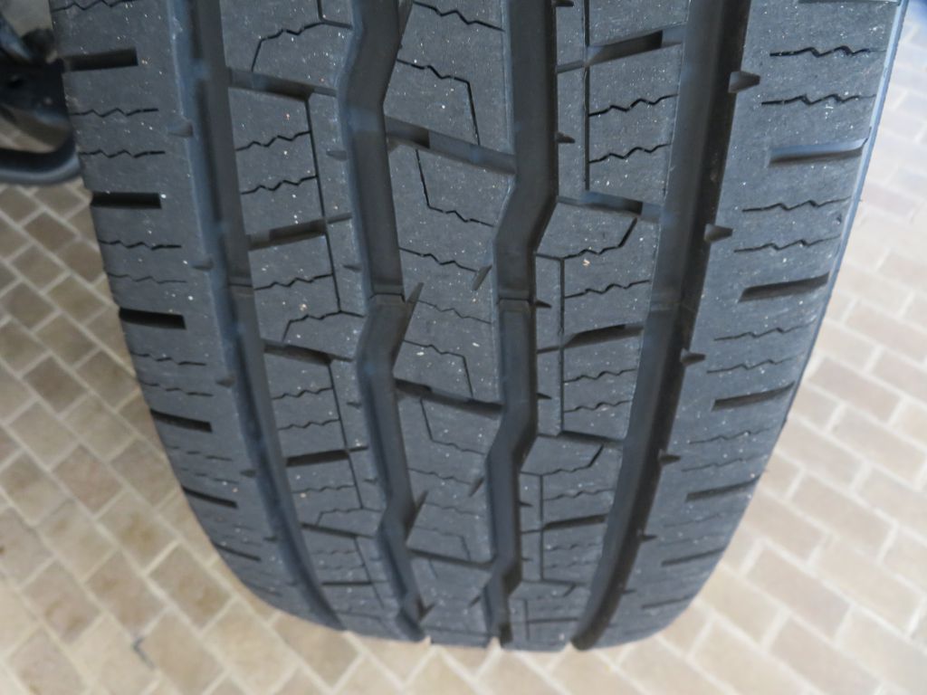 Photo 12 of this TOYOTA TUNDRA