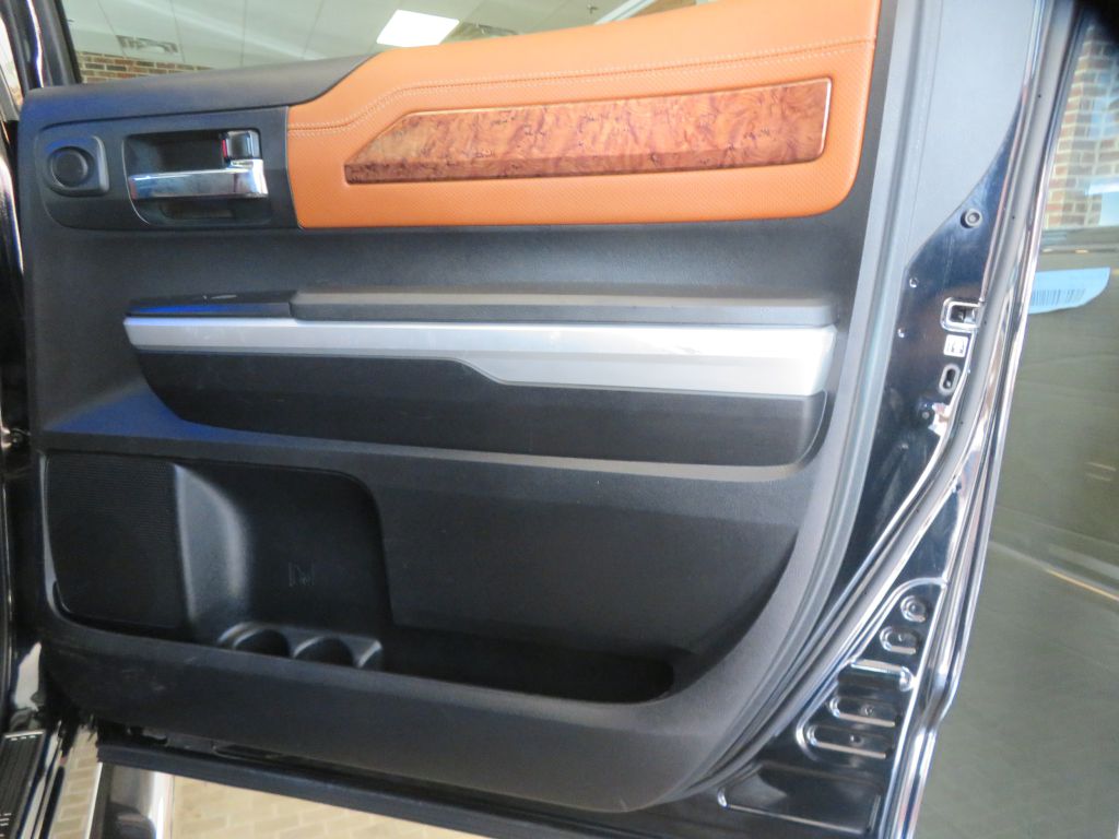 Photo 21 of this TOYOTA TUNDRA