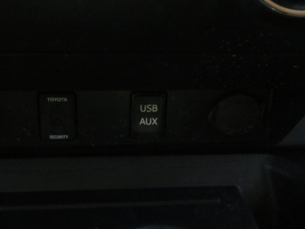 Photo 44 of this TOYOTA TUNDRA
