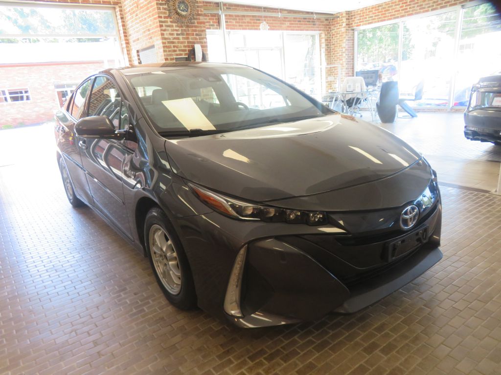 Photo 3 of this TOYOTA PRIUS PRIME