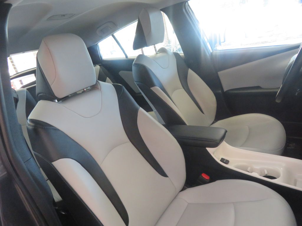 Photo 26 of this TOYOTA PRIUS PRIME