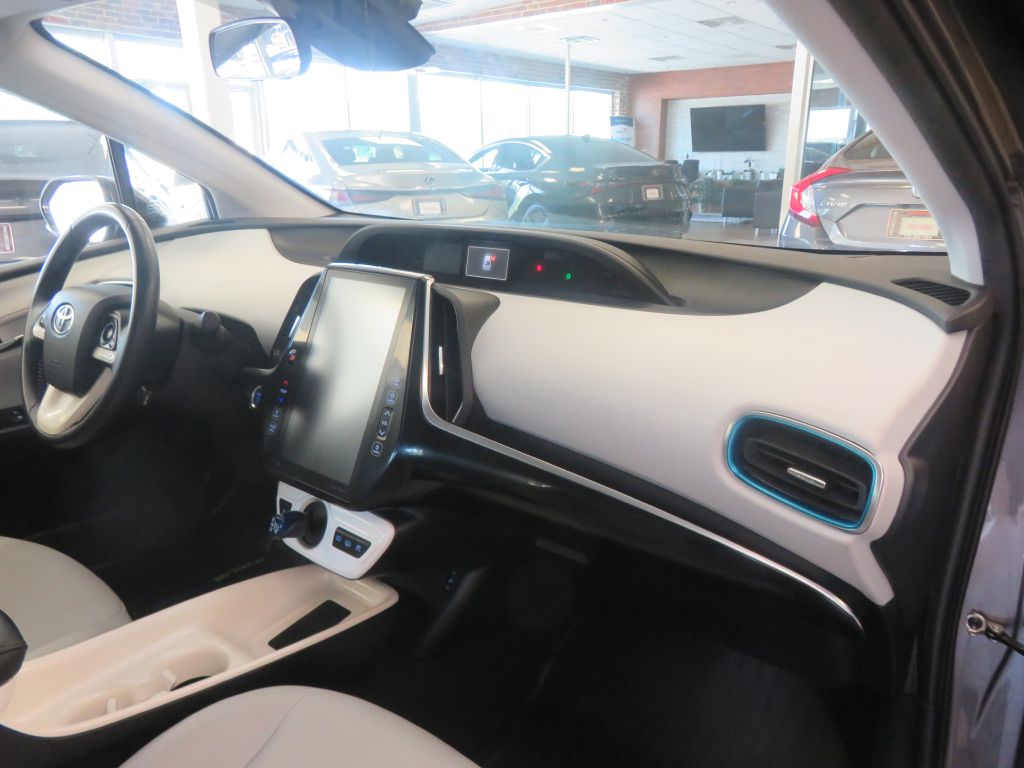 Photo 27 of this TOYOTA PRIUS PRIME