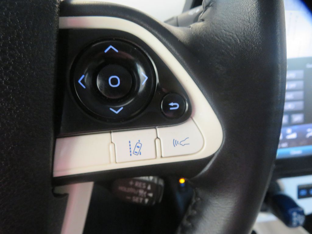 Photo 30 of this TOYOTA PRIUS PRIME