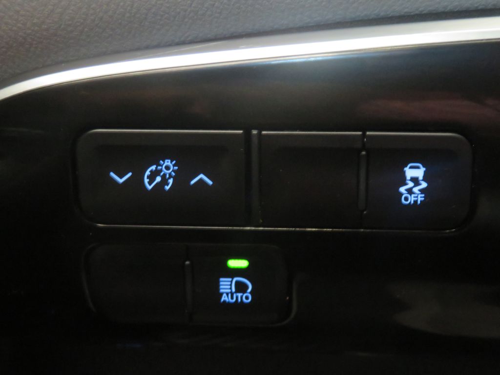 Photo 31 of this TOYOTA PRIUS PRIME