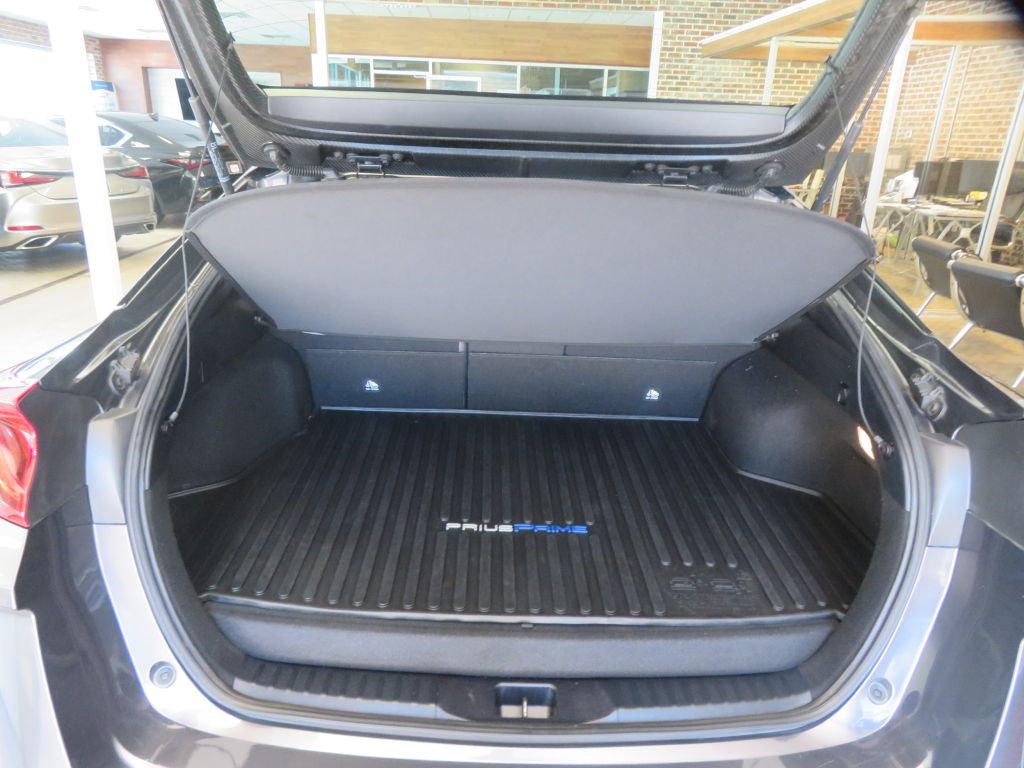 Photo 56 of this TOYOTA PRIUS PRIME