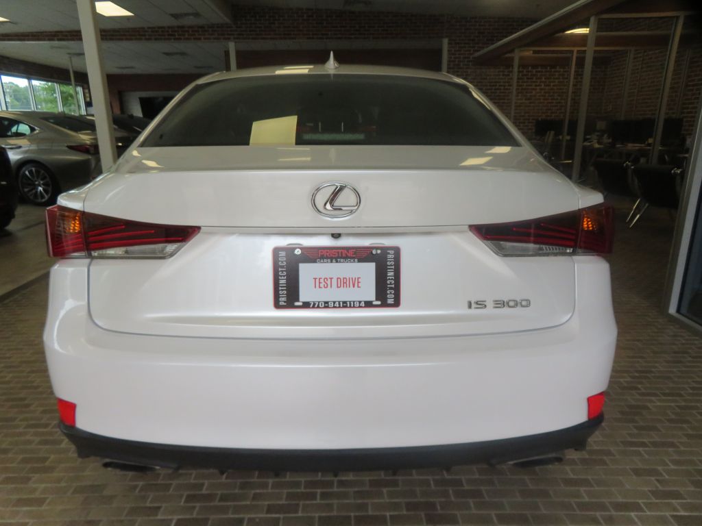 Photo 5 of this LEXUS IS