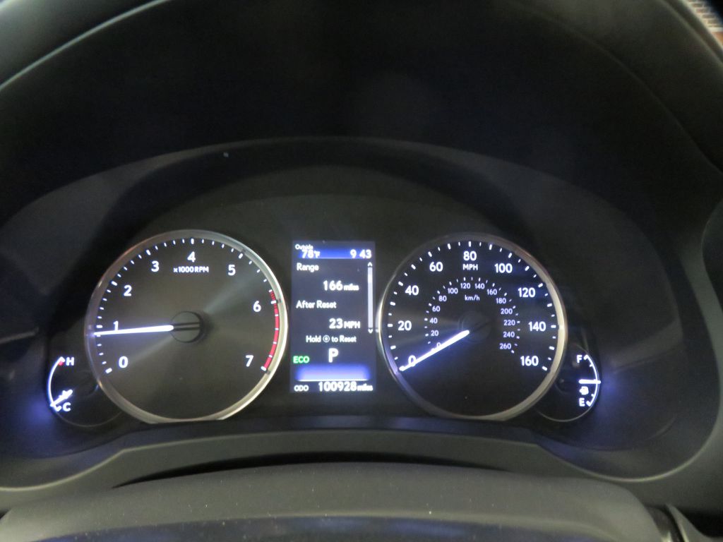 Photo 30 of this LEXUS IS