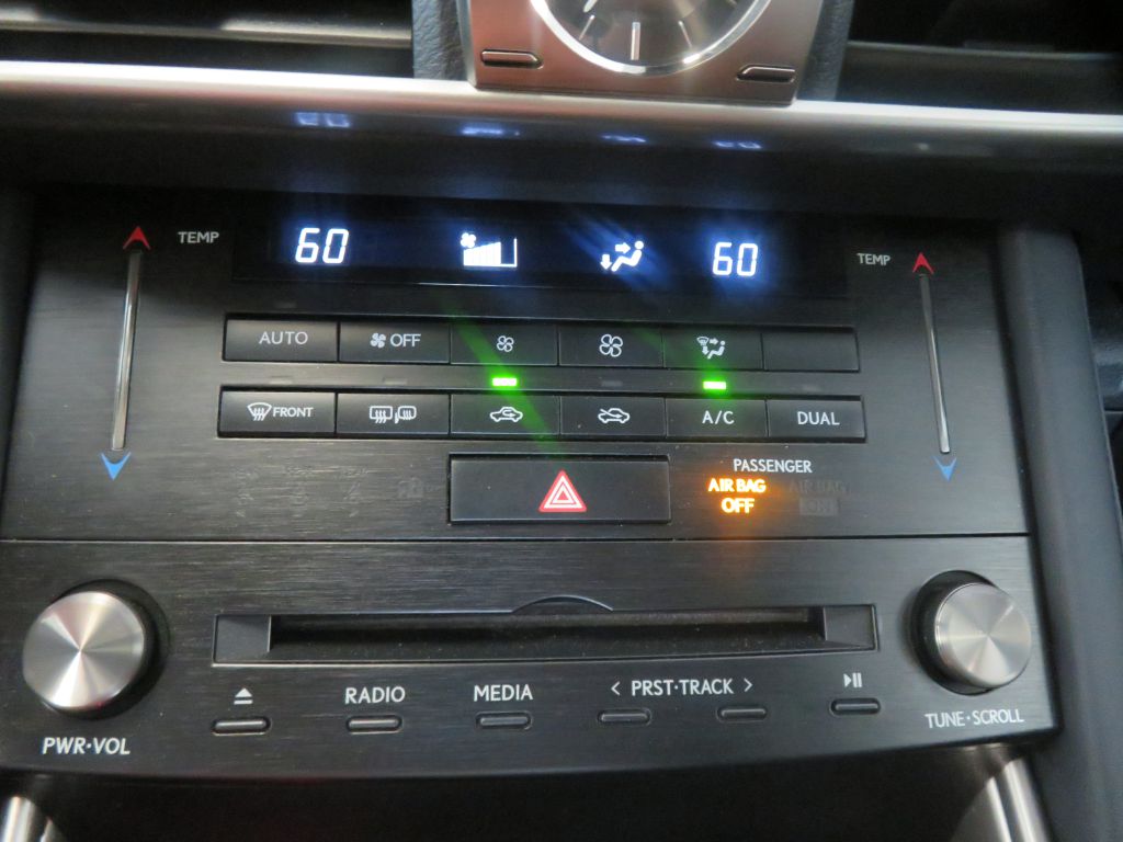 Photo 41 of this LEXUS IS