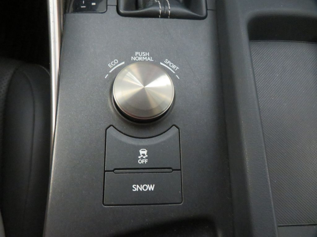 Photo 43 of this LEXUS IS