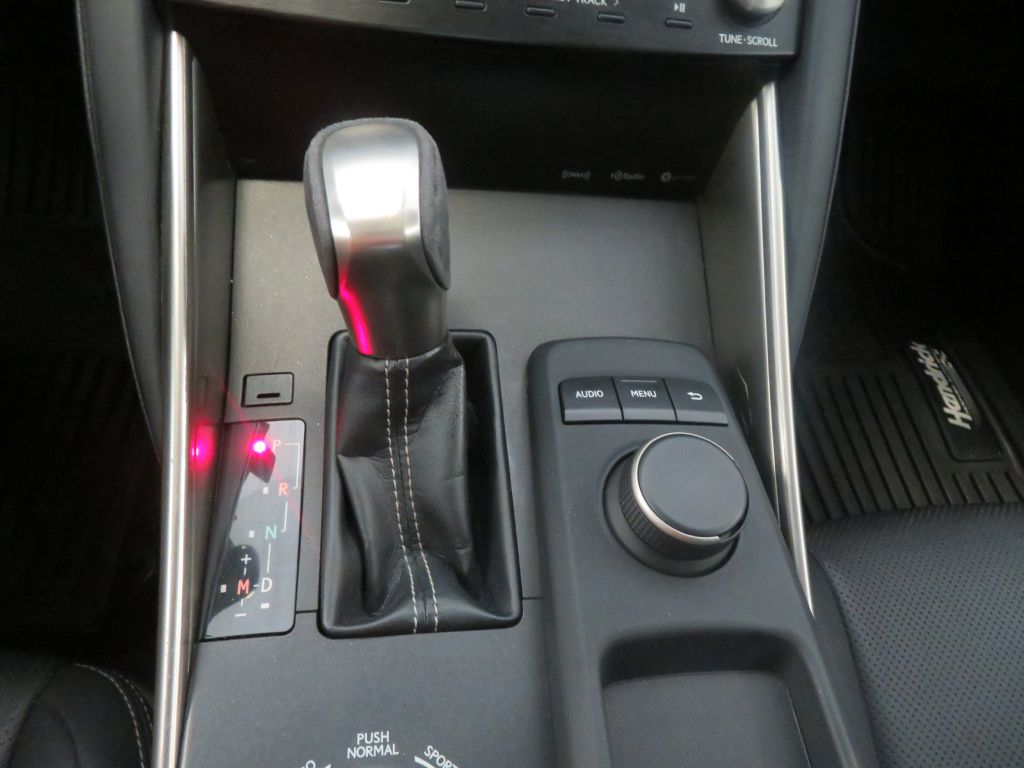 Photo 44 of this LEXUS IS