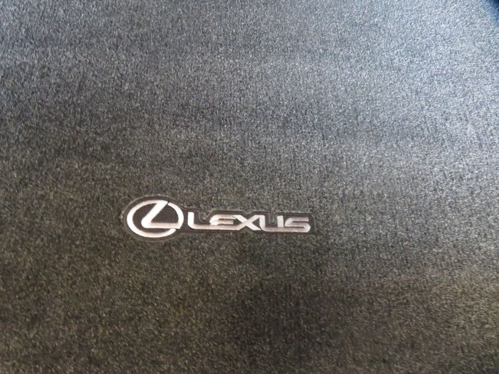 Photo 50 of this LEXUS IS