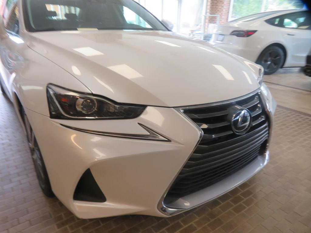 Photo 60 of this LEXUS IS