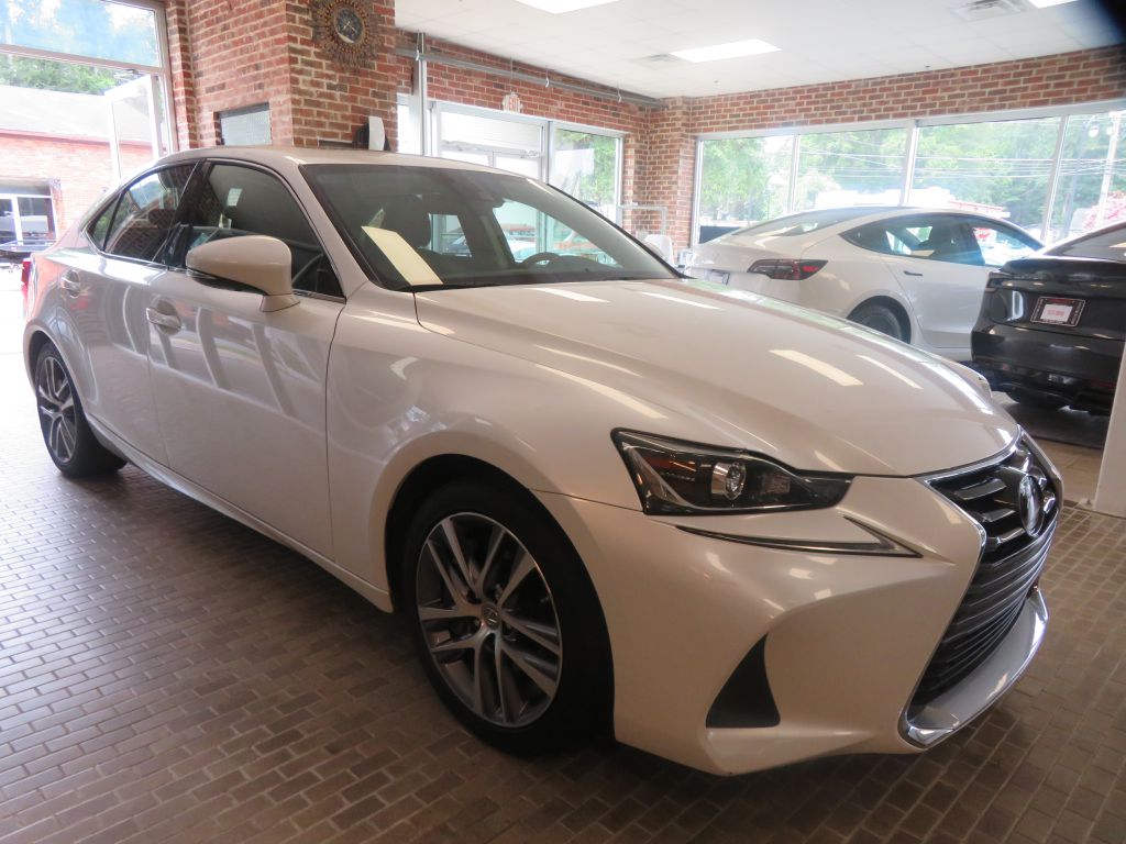 Photo 61 of this LEXUS IS
