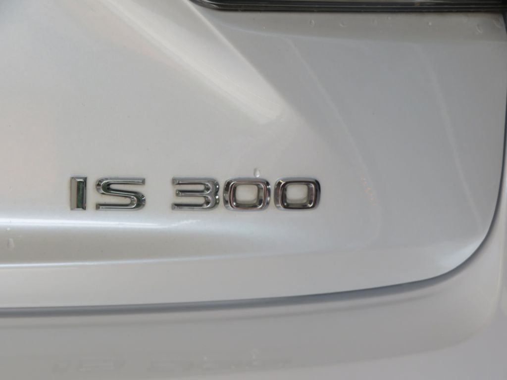 Photo 66 of this LEXUS IS