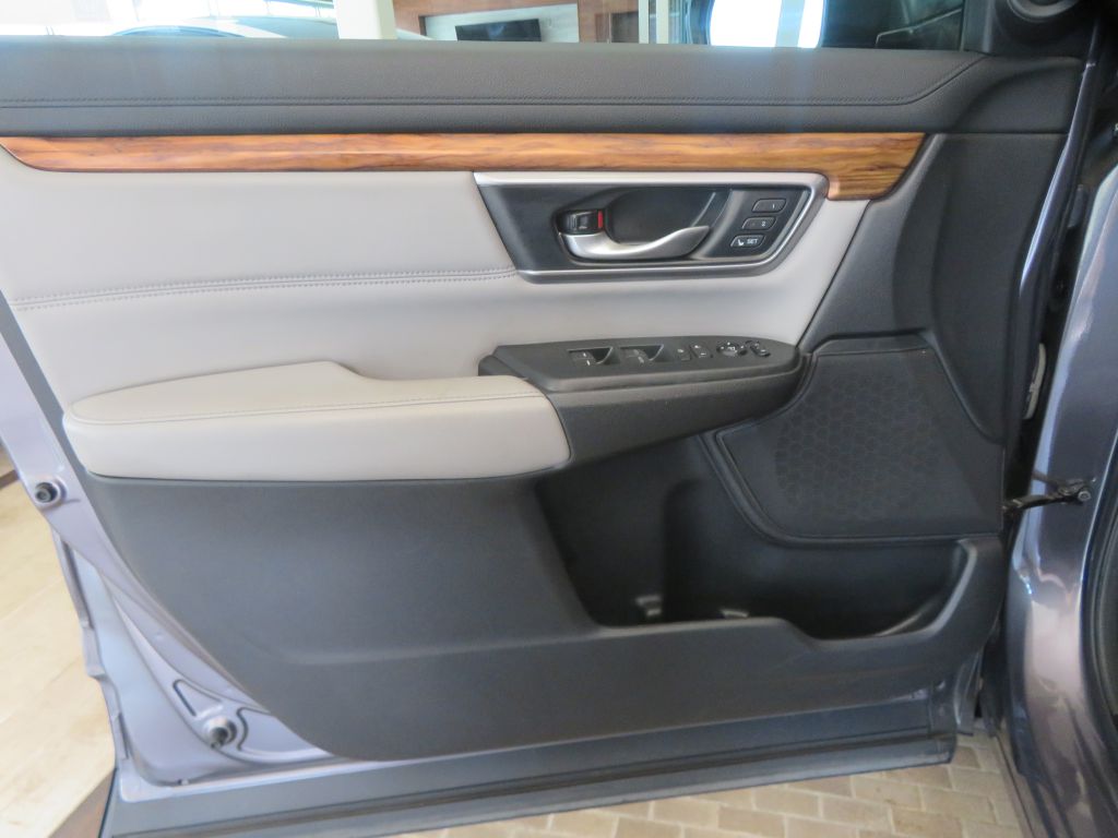 Photo 13 of this HONDA CR-V