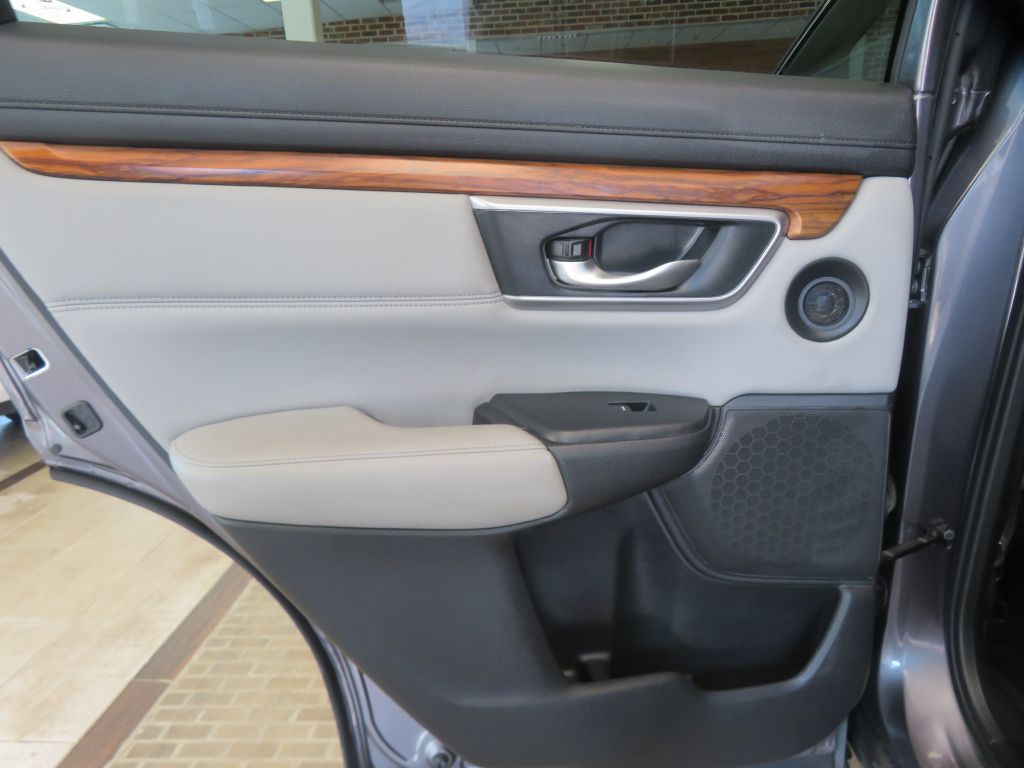 Photo 17 of this HONDA CR-V
