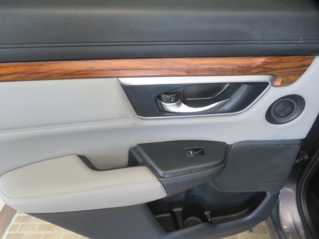 Photo 18 of this HONDA CR-V