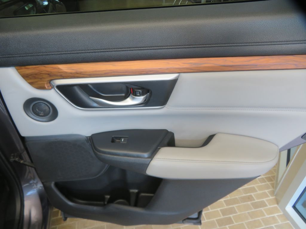 Photo 21 of this HONDA CR-V